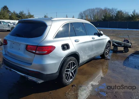 2016 Mercedes-Benz Glc 300 z USA, uszkodzony, nr VIN WDC0G4JB8GF051217